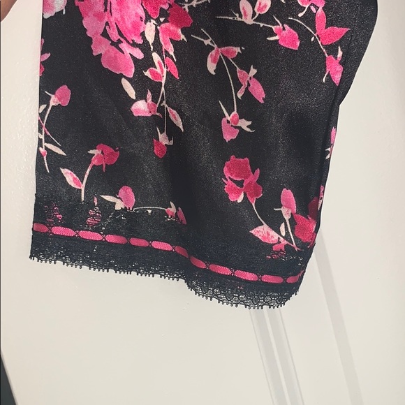 “Silky” Robe - Picture 2 of 4